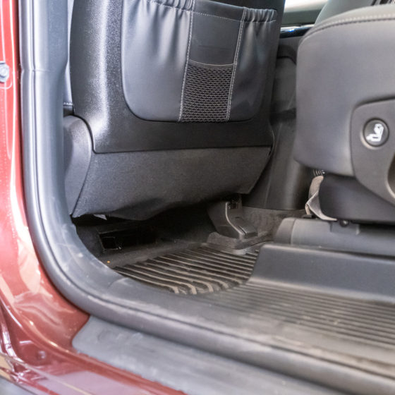 2020 Kia Telluride amplifier under seat - before